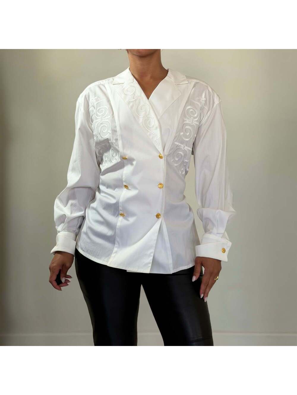 Escada - Picture 7 of 8